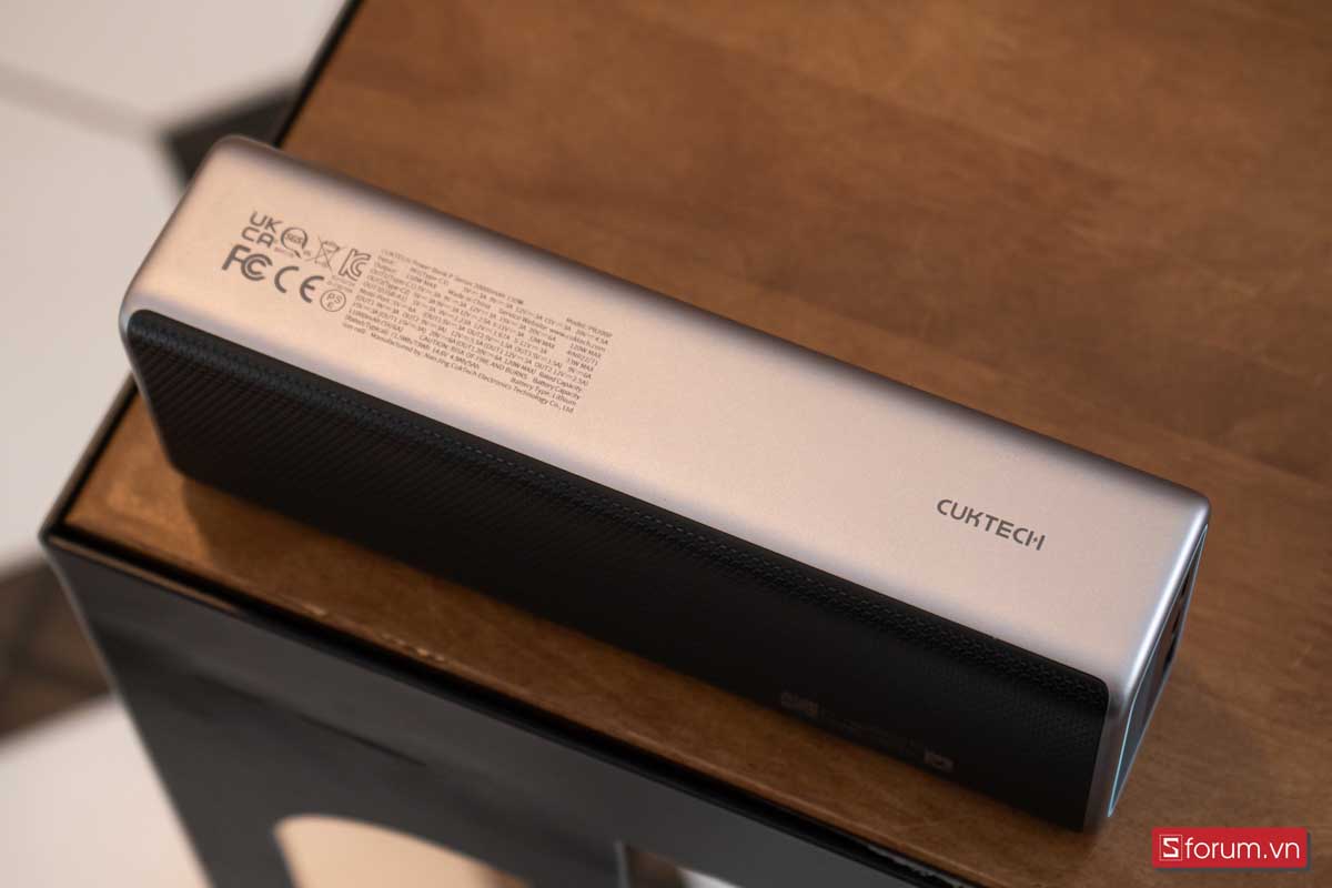 Trên tay pin dự phòng Cuktech 15: Dung lượng siêu khủng 20,000mAh, công suất sạc 150W, dùng được cho laptop