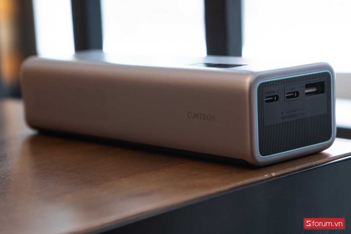 Trên tay pin dự phòng Cuktech 15: Dung lượng siêu khủng 20,000mAh, công suất sạc 150W, dùng được cho laptop