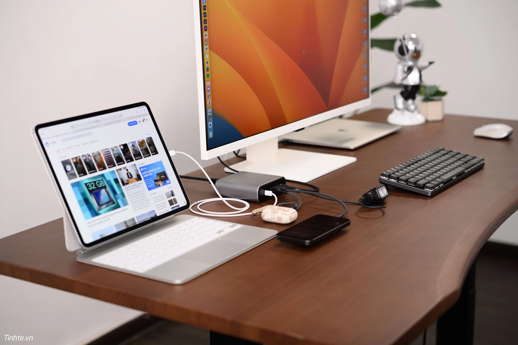 Tên tay siêu sạc Satechi 200W với 6 cổng USB-C mới nhất 2024