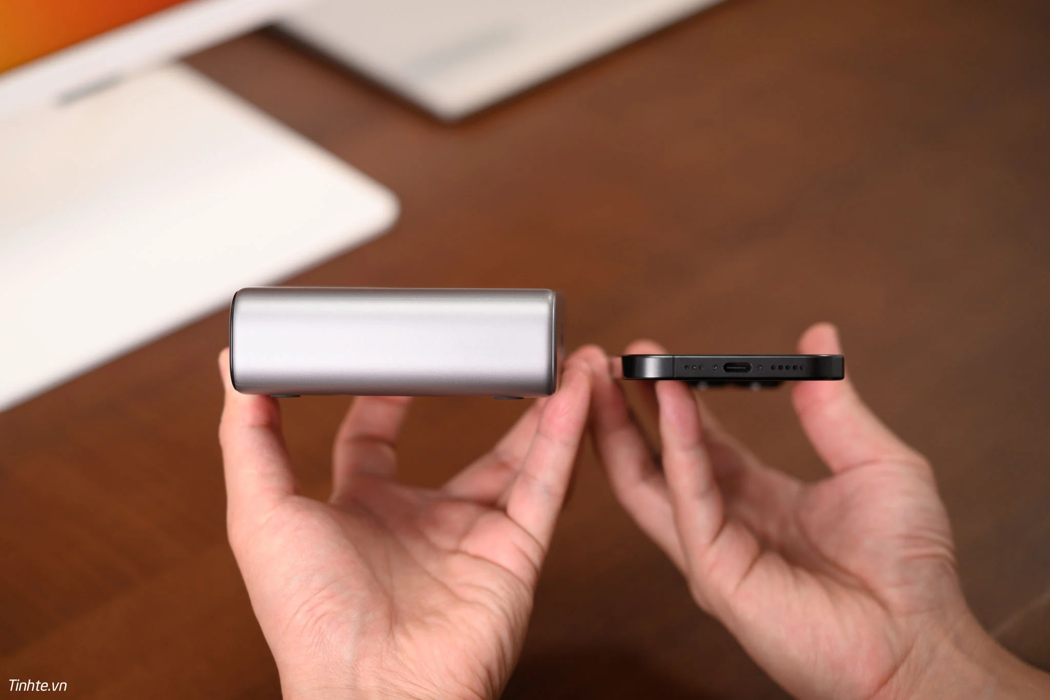 Tên tay siêu sạc Satechi 200W với 6 cổng USB-C mới nhất 2024
