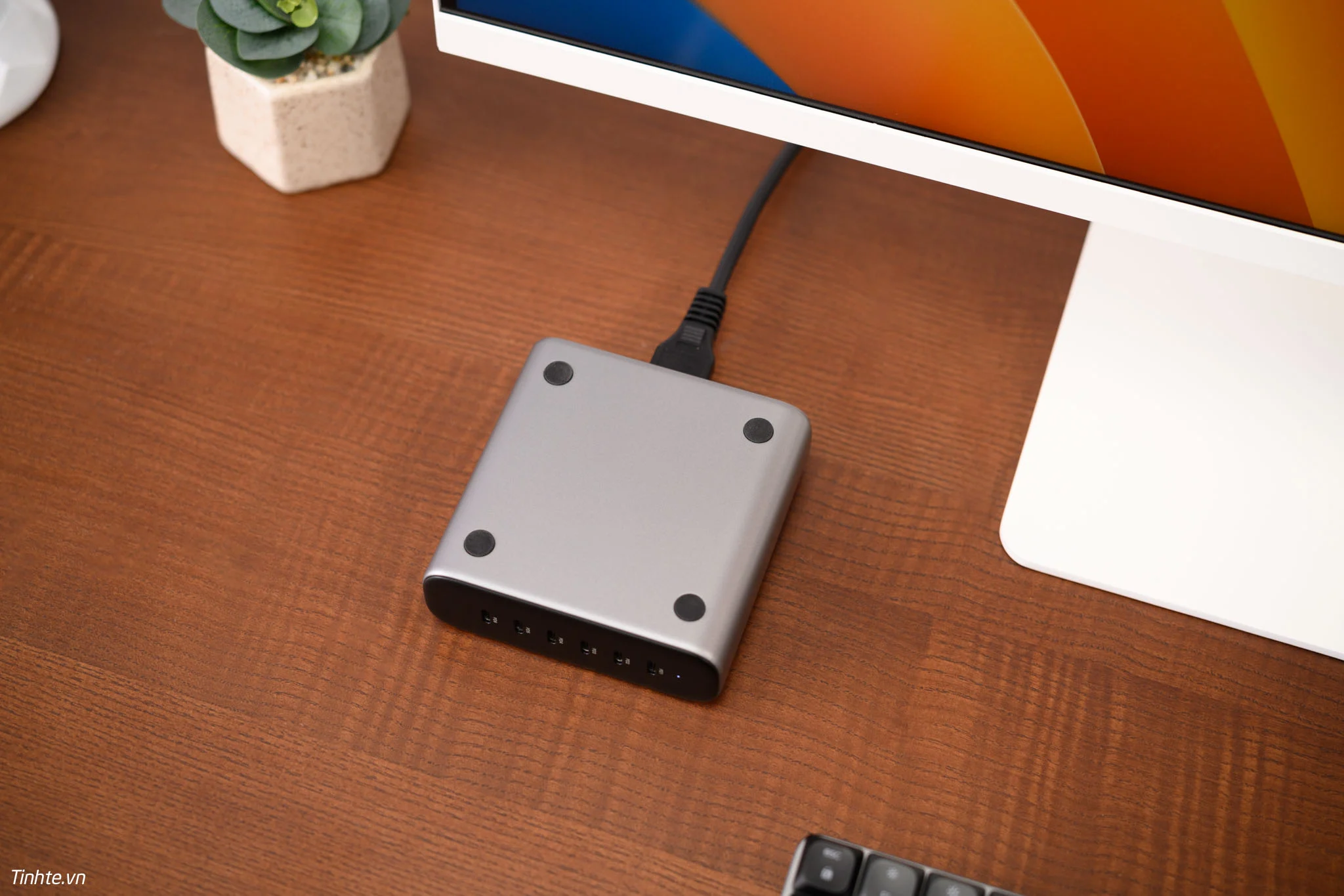 Tên tay siêu sạc Satechi 200W với 6 cổng USB-C mới nhất 2024