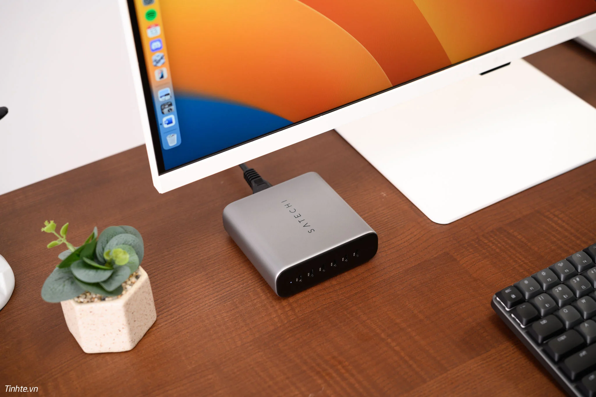 Tên tay siêu sạc Satechi 200W với 6 cổng USB-C mới nhất 2024