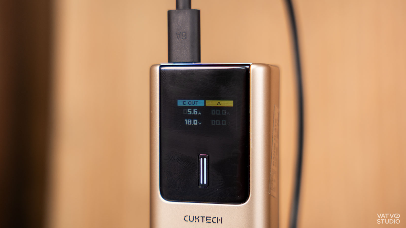 Trên tay sạc dự phòng Cuktech PB100P: thiết kế bắt mắt, có sạc nhanh Mi Tubor 120W cho điện thoại Xiaomi